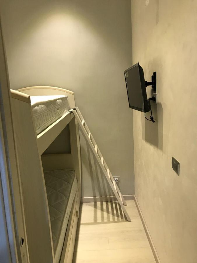 B&B Andrew Napoli Bagian luar foto